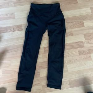 EUC Lululemon cropped leggings